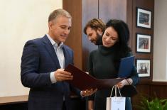 Minister Stefanović presents certificates of appreciation for success at Army of Culture contest