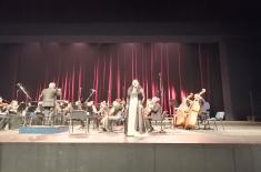 Ансамбл „Бинички“ на концерту „Отмено”