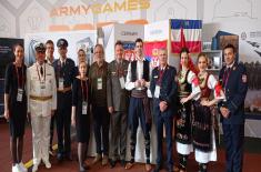 Pripadnici Ansambla na Festivalu nacionalne kulture u Moskvi